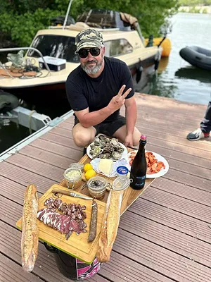 Les épicuriens et la ville rose