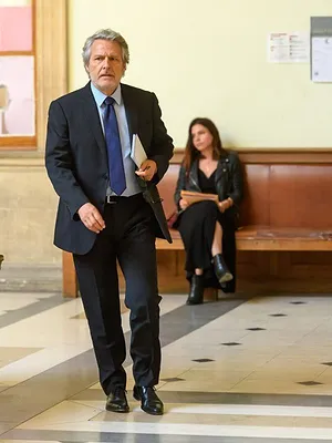 La stagiaire S4 E6