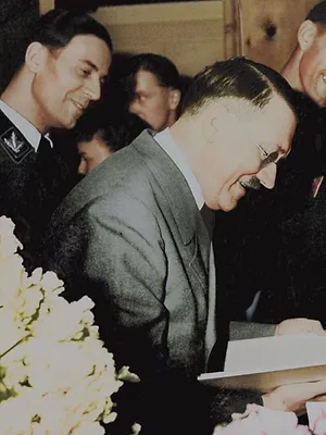 Apocalypse, Le crépuscule d'Hitler