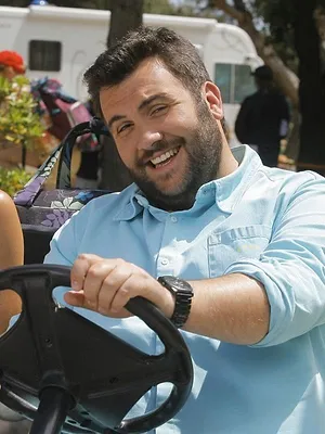 Camping Paradis S5 E1