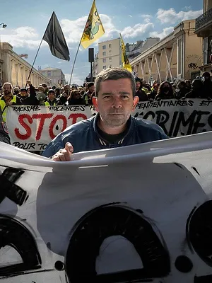 Au nom du maintien de l'ordre