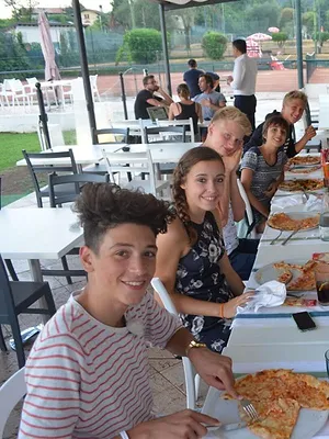 Die Jungs-WG: Sommer. Sonne. Elternfrei.