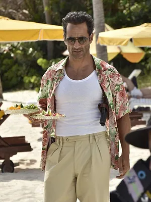 Commandant Saint-Barth S1 E1