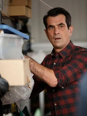 Modern Family S11 E11