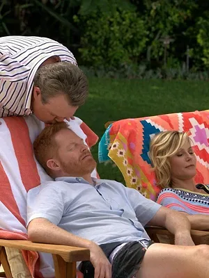 Modern Family S10 E2