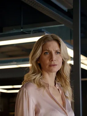 Crossing Lines S3 E11