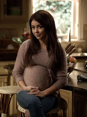 Modern Family S10 E19