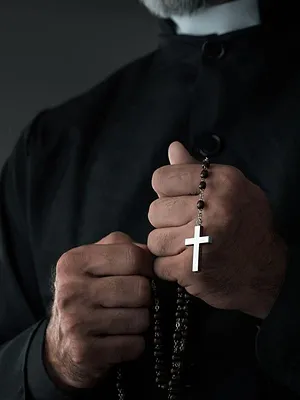 Priester, Zölibat und das verborgene Leid