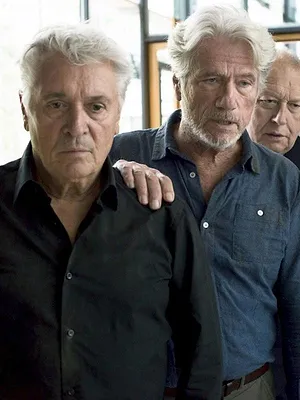 Les vieux espions vous saluent bien