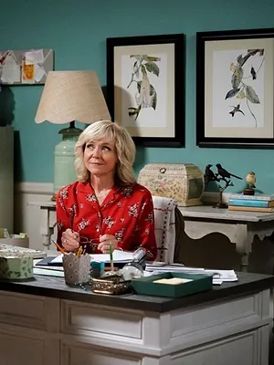 Georgie & Mandy's First Marriage S1 E1