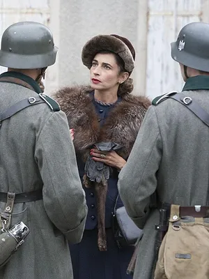 Un village français S3 E1