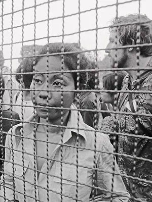 Sous la menace des Khmers rouges, la chute de l'ambassade de France