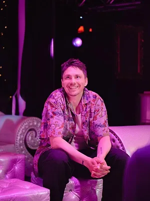 Enterrement de vie de garçon S1 E1