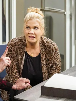Mom S8 E14