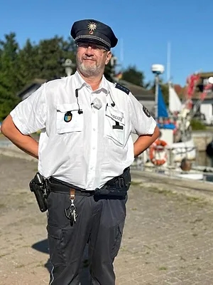 Eine Insel. Ein Polizist. - Sommerstress auf Hiddensee