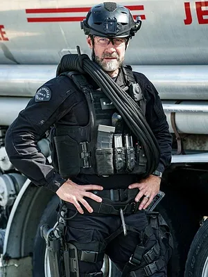 S.W.A.T. S5 E18
