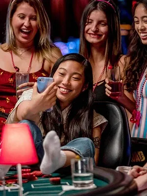 Awkwafina Is Nora from Queens S1 E2