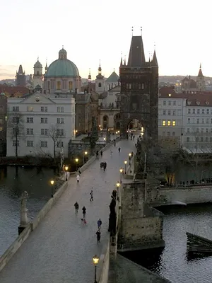Prague au service de Moscou : Dans les secrets de la guerre froide