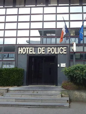 Flics : leur vie en direct