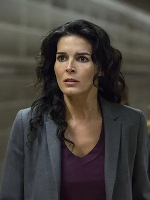 Rizzoli & Isles S6 E1
