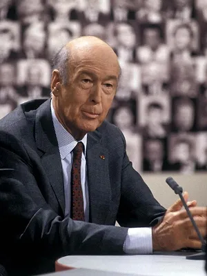 VGE, le théâtre du pouvoir