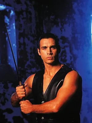 Highlander S1 E1