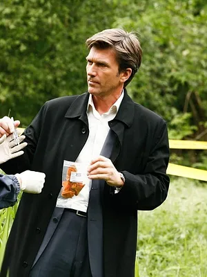 R.I.S. Police scientifique S3 E1