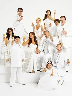 Modern Family S8 E19