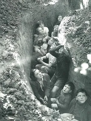 A l'ombre de la Seconde Guerre mondiale