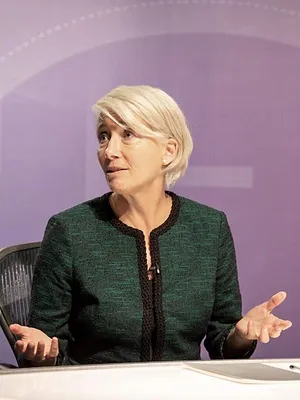 Years and Years S1 E1