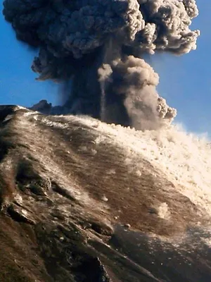 Des volcans et des hommes