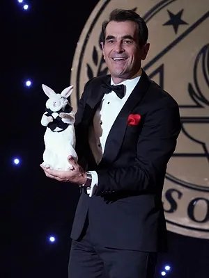 Modern Family S11 E3