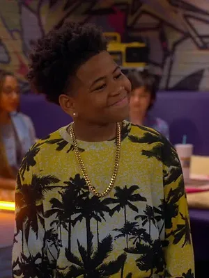 Lay Lay dans la place S1 E8