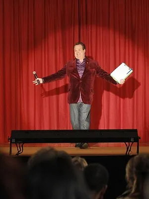 Modern Family S2 E19