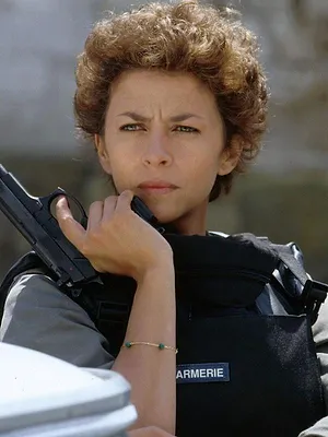 Une femme d'honneur S9 E3