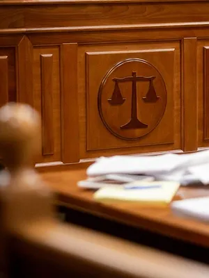 Faites entrer l'accusé