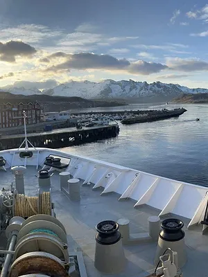 Zum Nordkap mit Hurtigruten - Selfie am Polarkreis