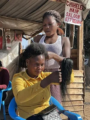 Zimbabwe, l'art des tresses africaines