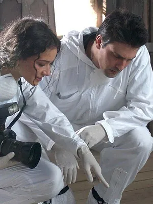 Les spécialistes : investigation scientifique S2 E11