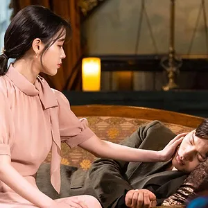 Hotel Del Luna