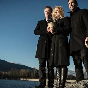 Derrière les barreaux