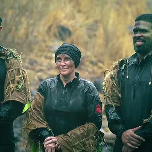 À leurs trousses : Bear Grylls contre les célébrités