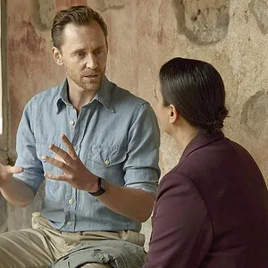 Pompéi : Tom Hiddleston remonte le temps