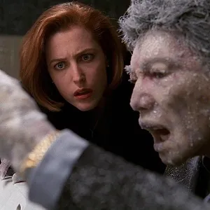 X-Files : Aux frontières du réel