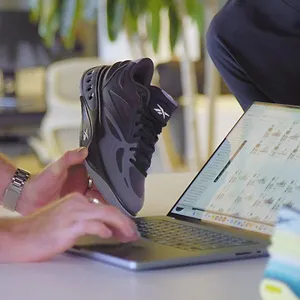 Shaquille O'Neal impose son style