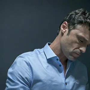 À découvert