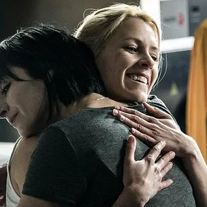 Derrière les barreaux