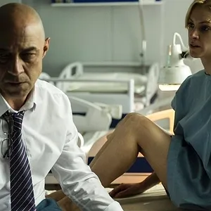 Derrière les barreaux