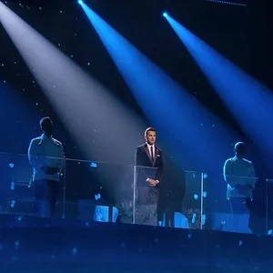 Tout le monde à table