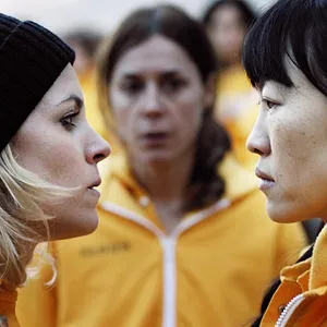 Derrière les barreaux